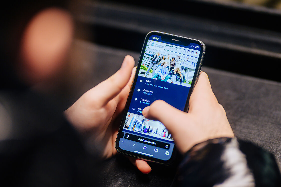 Foto (Universität Paderborn, Mazhiqi): App zum Campustag Foto (Universität Paderborn, Mazhiqi): App zum Campustag